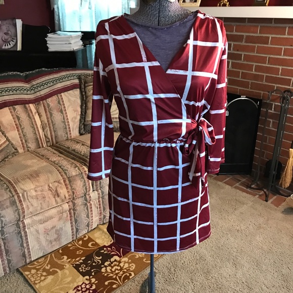 Red Wrap Dress, Small, EUC,🌟 - Picture 5 of 7